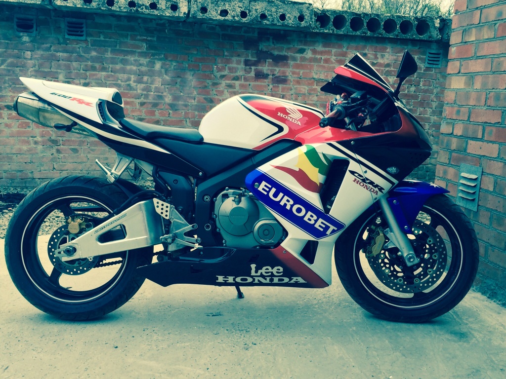 Honda CBR600RR 05-06 в расцветке пластика LEE Honda CBR600RR 05-06 в расцветке пластика LEE