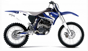 YZ400